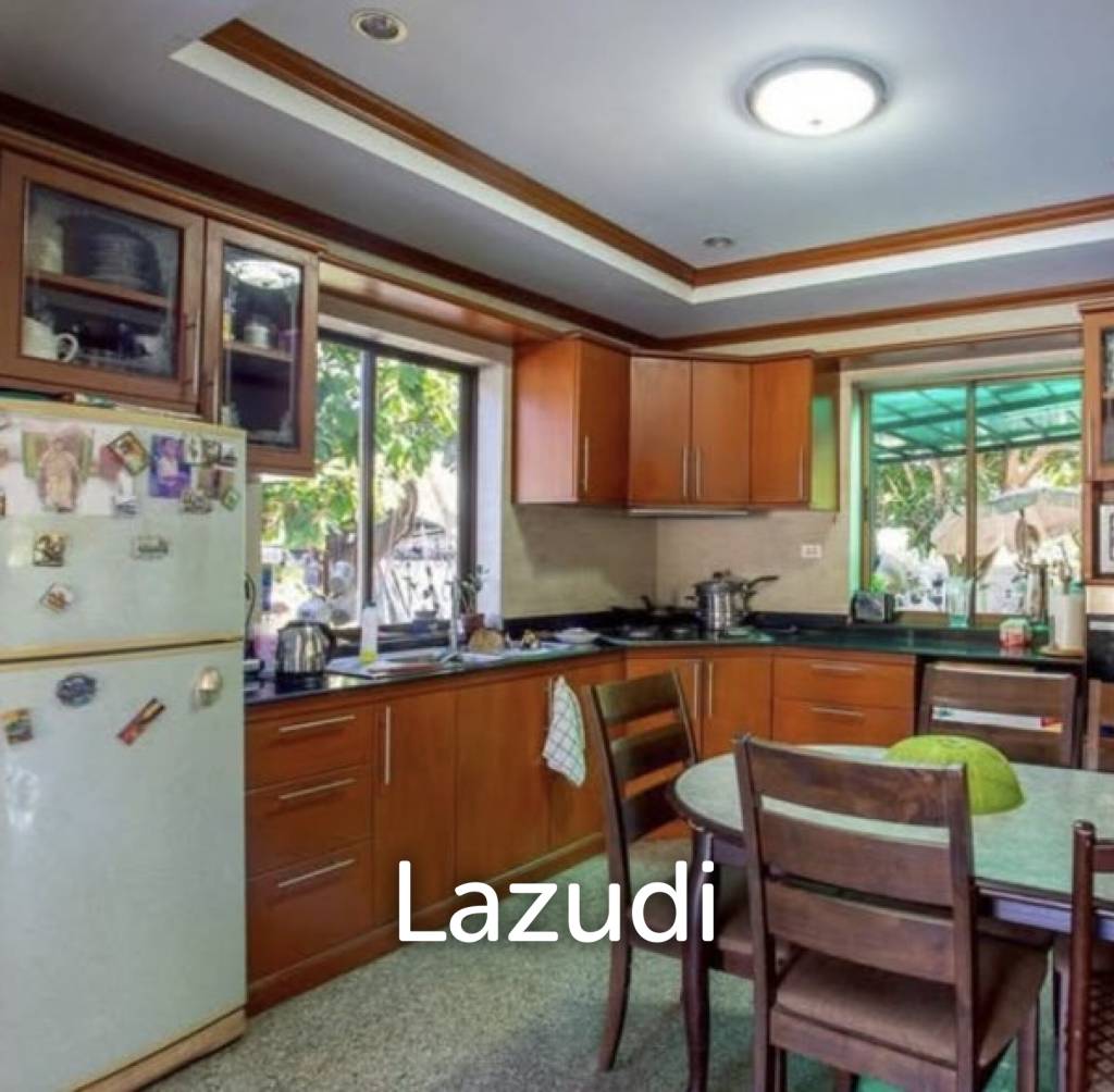 Spacious 300 sqm Detached Home on 1628 sqm Land in Nong Kae Hua Hin