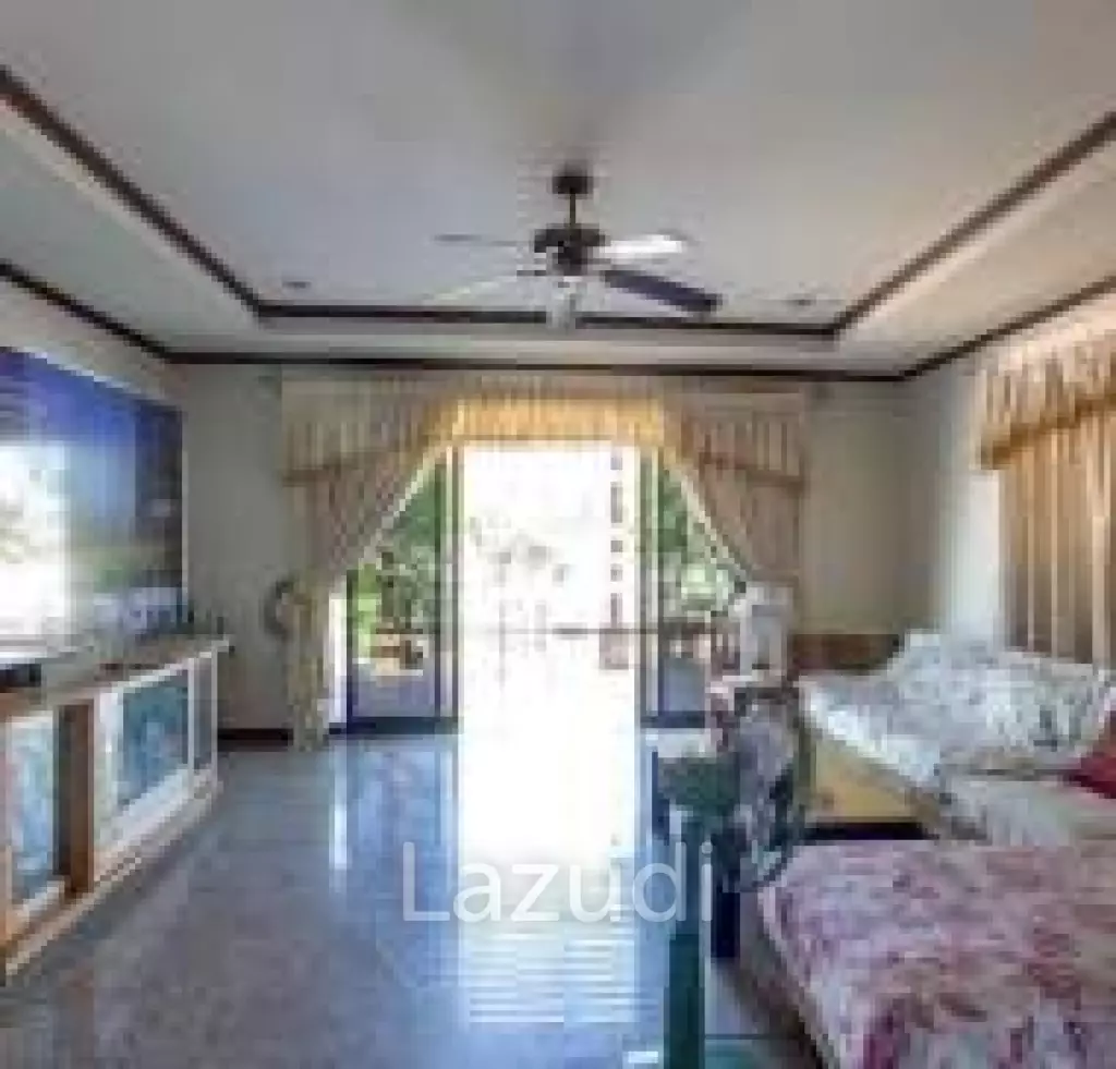 Spacious 300 sqm Detached Home on 1628 sqm Land in Nong Kae Hua Hin