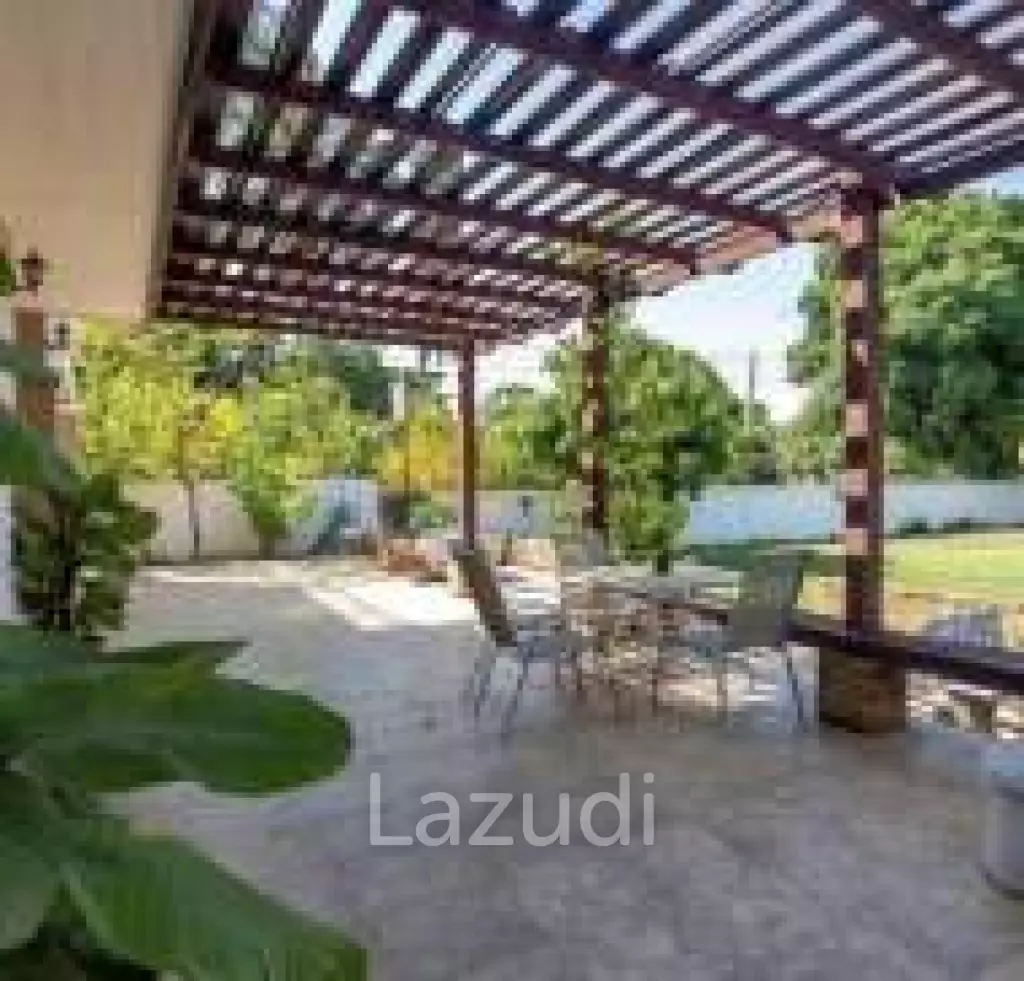 Spacious 300 sqm Detached Home on 1628 sqm Land in Nong Kae Hua Hin
