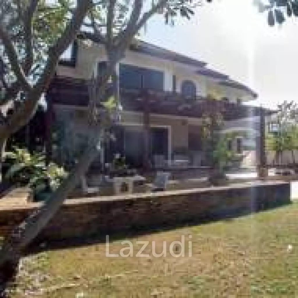 Spacious 300 sqm Detached Home on 1628 sqm Land in Nong Kae Hua Hin