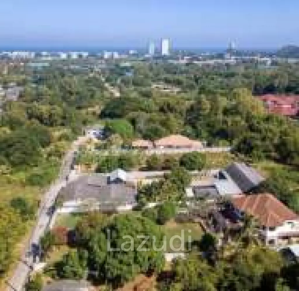 Spacious 300 sqm Detached Home on 1628 sqm Land in Nong Kae Hua Hin