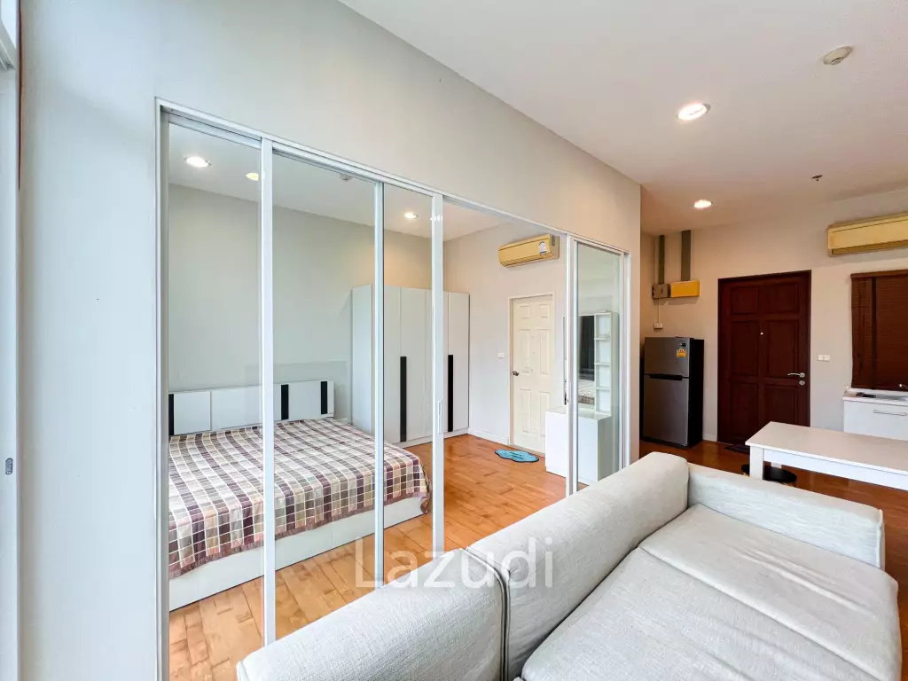 47 sqm pool-access 1BR condo at Boathouse