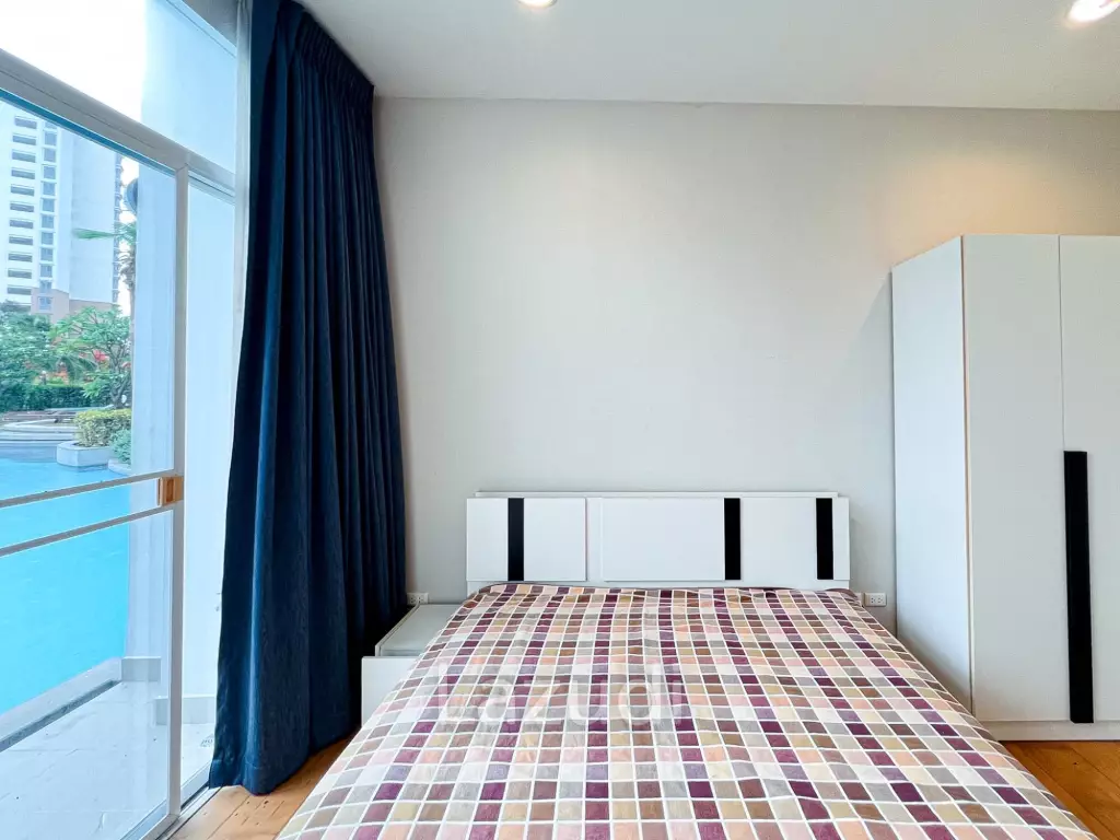 47 sqm pool-access 1BR condo at Boathouse