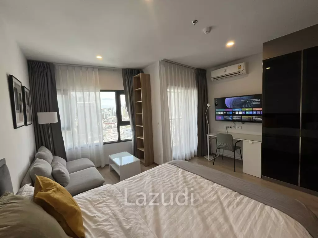 26.7 sqm high floor condo Life Rama 4 Asoke Khlong Toei