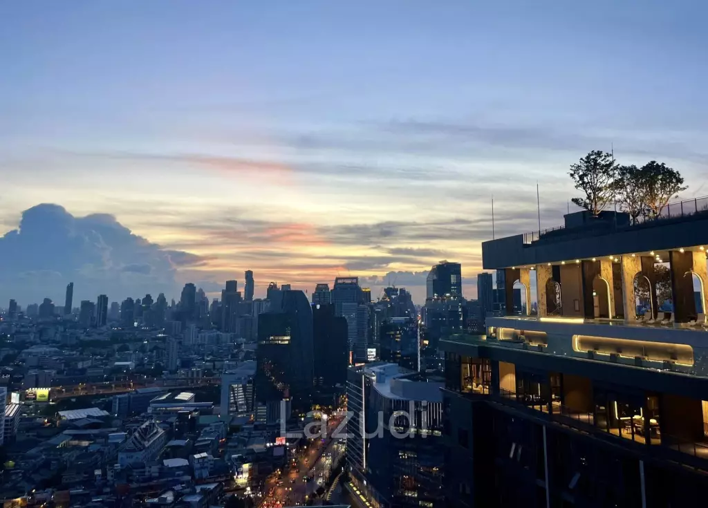 26.7 sqm high floor condo Life Rama 4 Asoke Khlong Toei