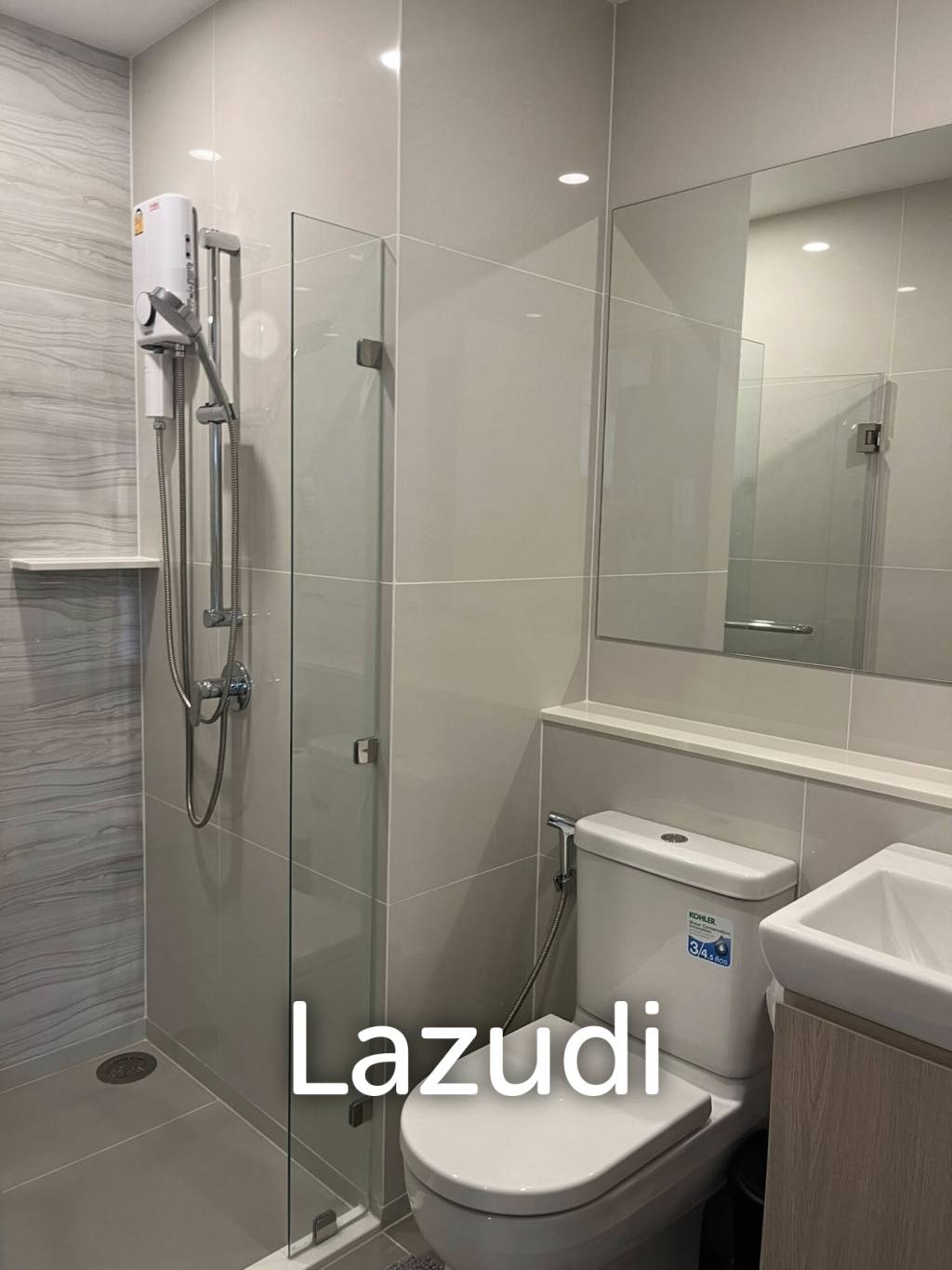26.7 sqm high floor condo Life Rama 4 Asoke Khlong Toei
