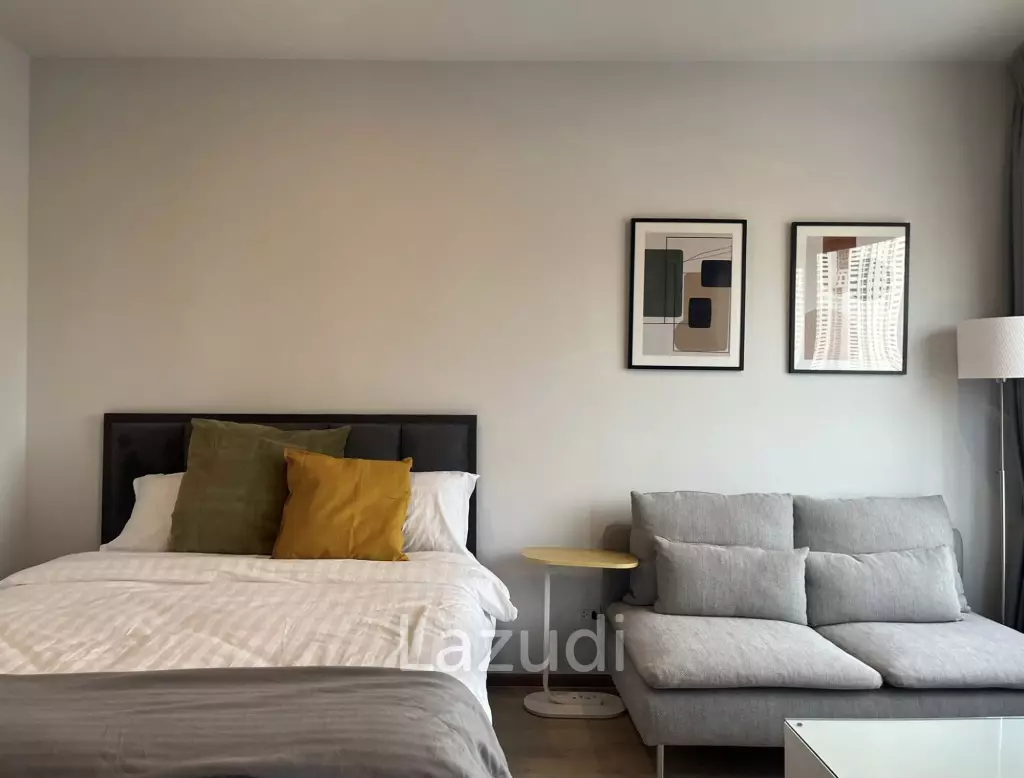 26.7 sqm high floor condo Life Rama 4 Asoke Khlong Toei