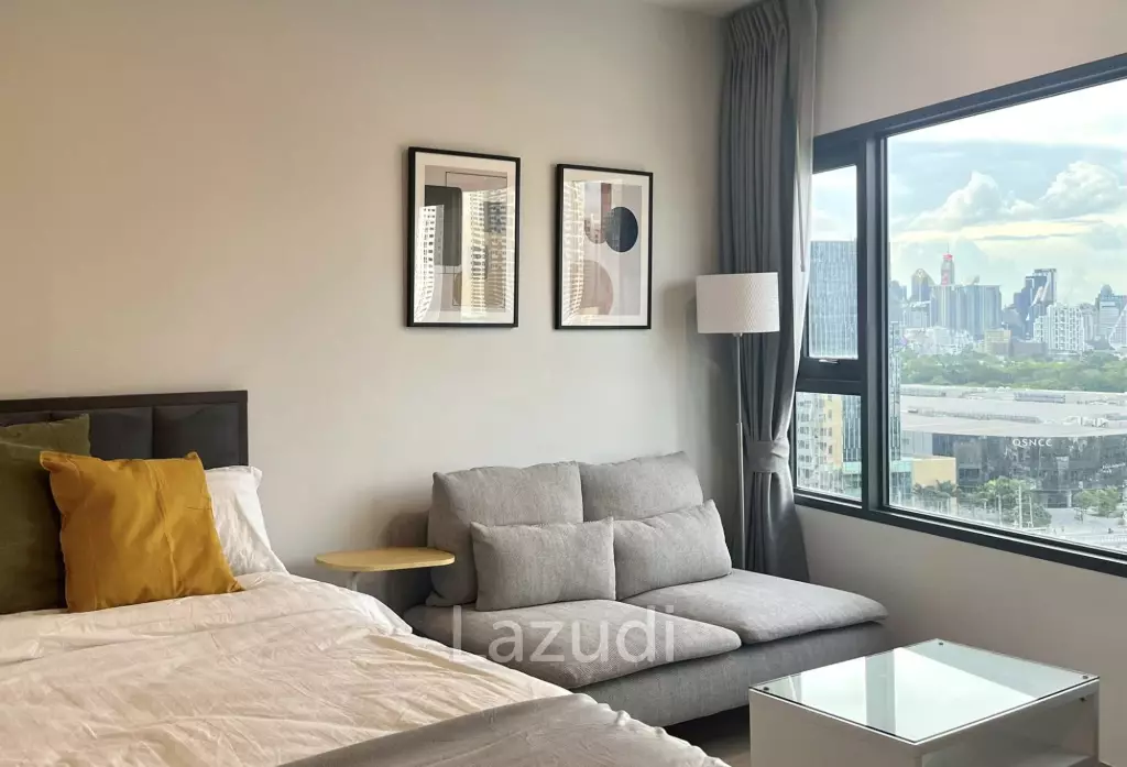 26.7 sqm high floor condo Life Rama 4 Asoke Khlong Toei