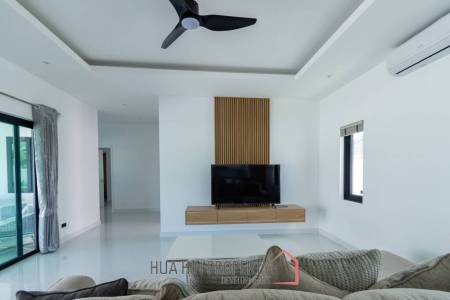 258 sqm modern pool villa in Hin Lek Fai Hua Hin- Off Plan