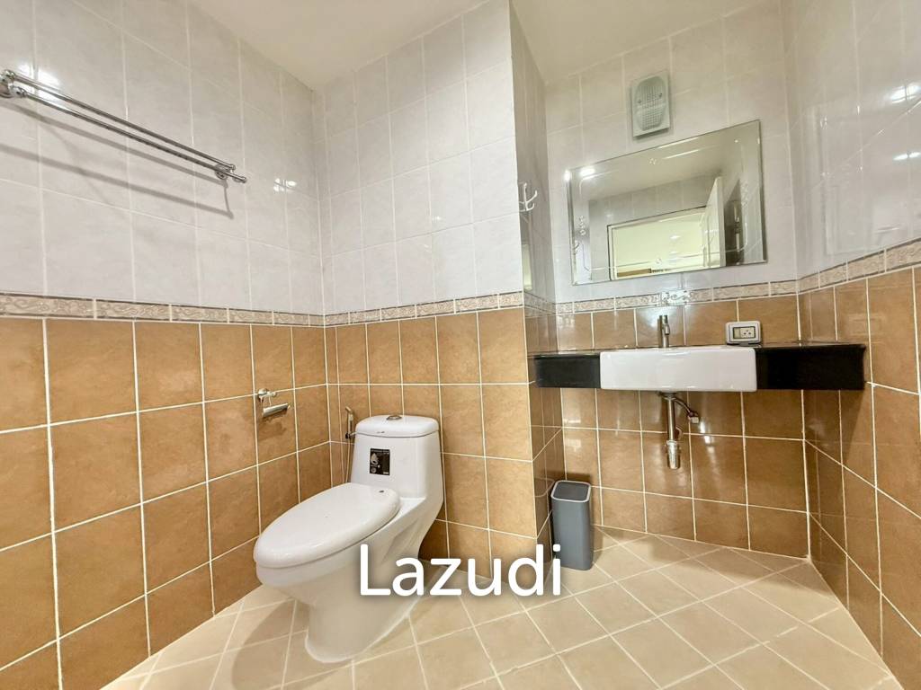 Spacious 1-Bedroom Condo for Rent at Porch Land Jomtien