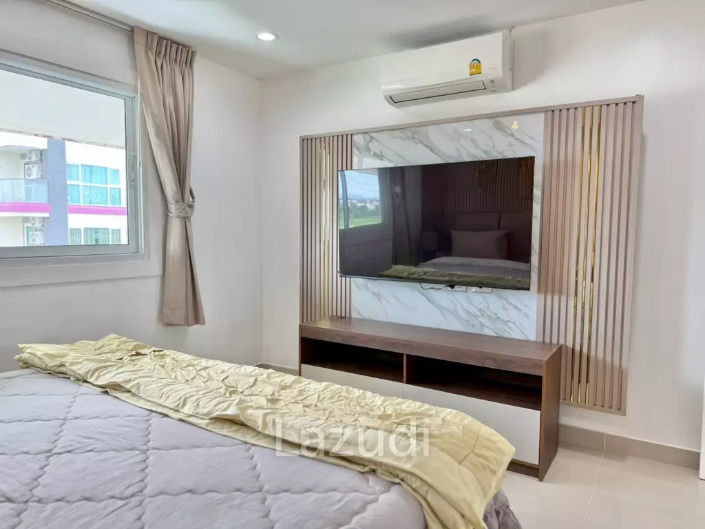 Spacious 1-Bedroom Condo for Rent at Porch Land Jomtien