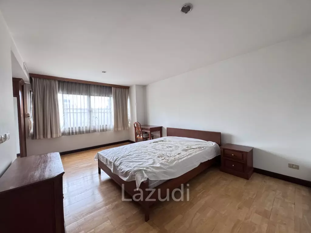 165 sqm 3-Bed Condo on 3rd Floor at Liang Garden Chong Nonsi