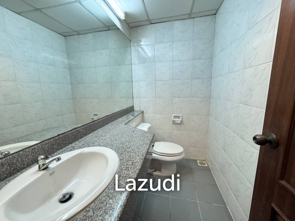 165 sqm 3-Bed Condo on 3rd Floor at Liang Garden Chong Nonsi
