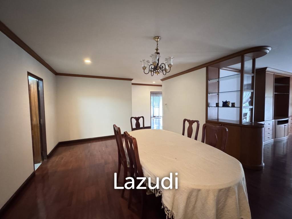 165 sqm 3-Bed Condo on 3rd Floor at Liang Garden Chong Nonsi