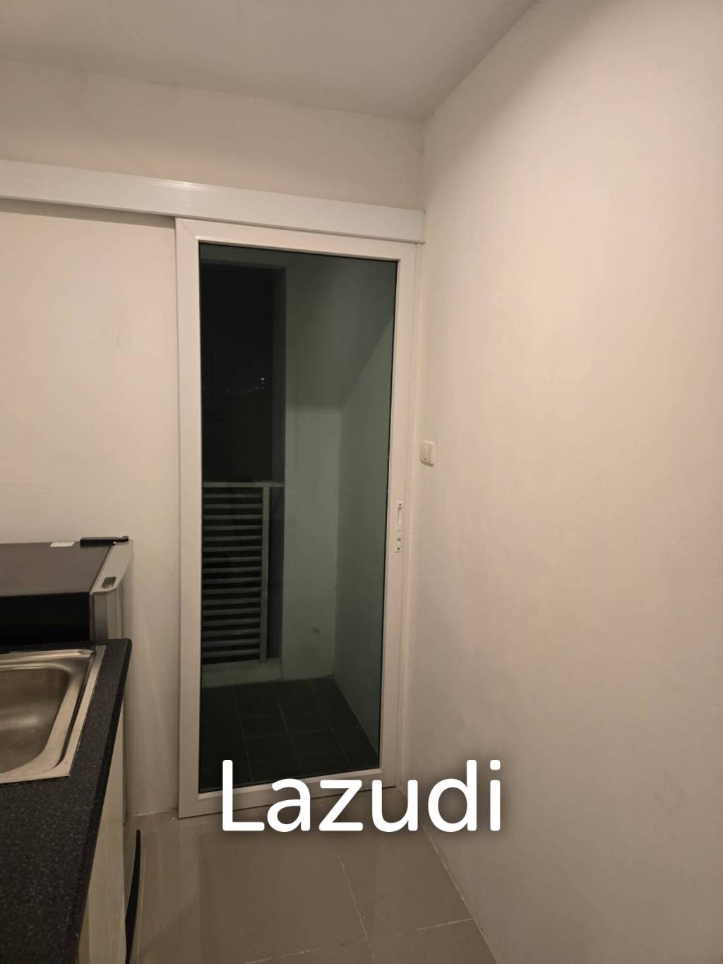 Spacious 1-Bedroom Condo for Sale in Mueang Phuket