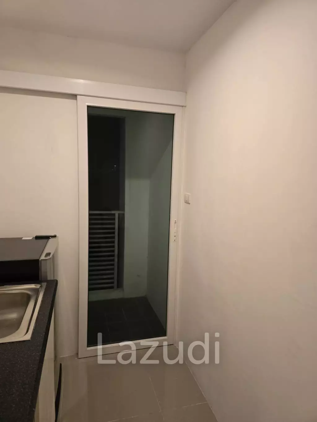 Spacious 1-Bedroom Condo for Sale in Mueang Phuket