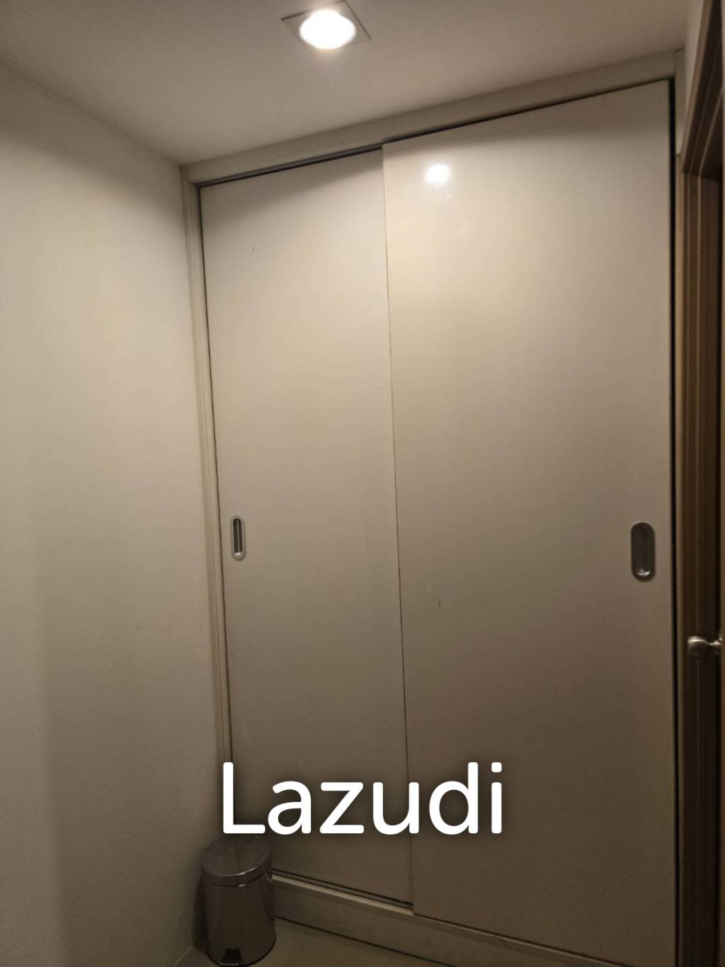Spacious 1-Bedroom Condo for Sale in Mueang Phuket