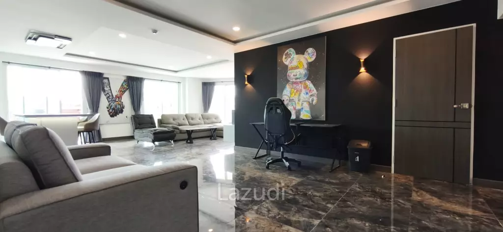 Magnificently Renovated 3-Bedroom at Royal Hill Resort