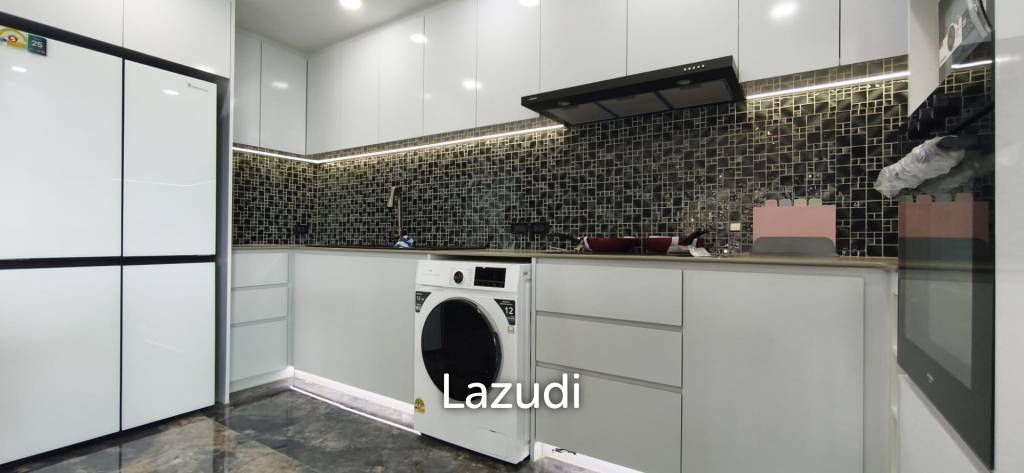 Magnificently Renovated 3-Bedroom at Royal Hill Resort