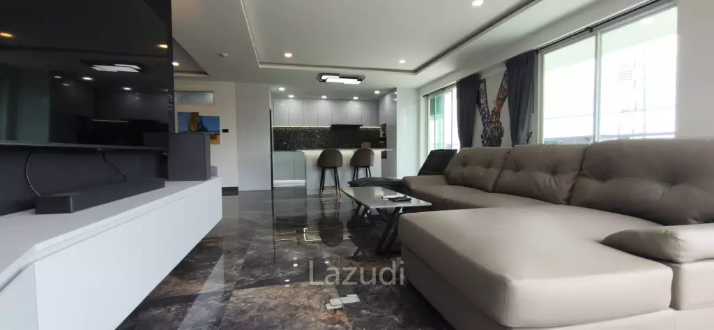Magnificently Renovated 3-Bedroom at Royal Hill Resort