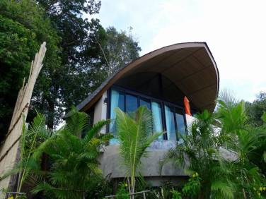 Cottage-Style Hillside Residence for Sale Overlooking Naka Bay