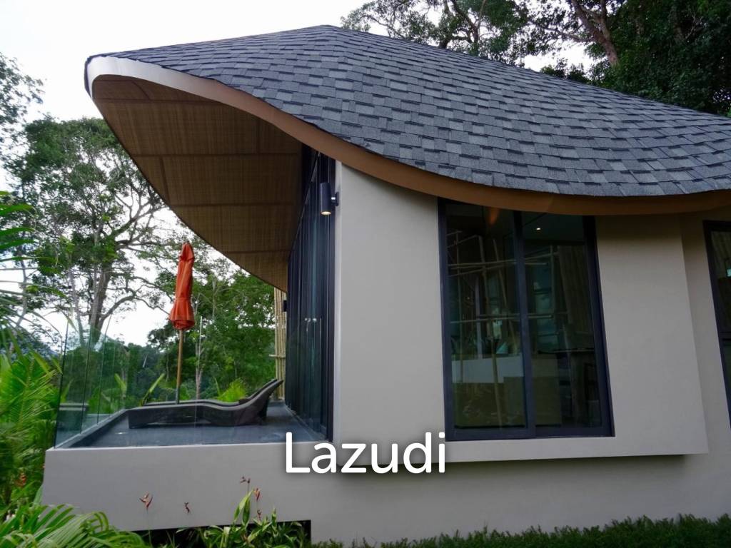 Cottage-Style Hillside Residence for Sale Overlooking Naka Bay