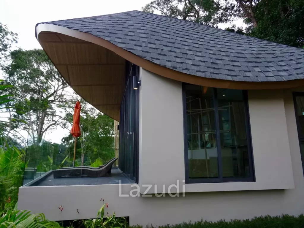 Cottage-Style Hillside Residence for Sale Overlooking Naka Bay
