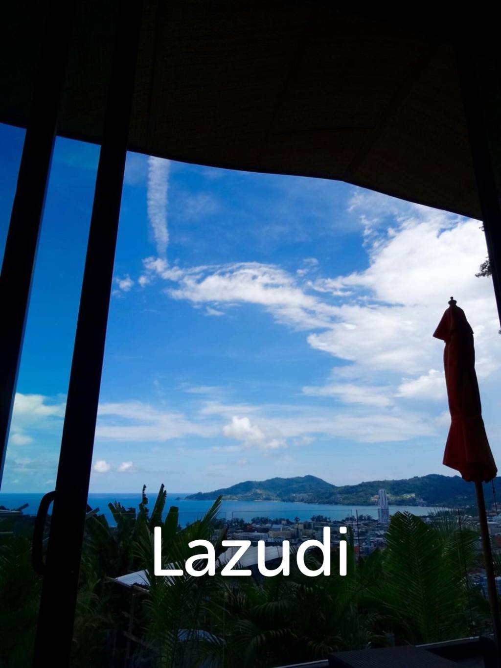 Cottage-Style Hillside Residence for Sale Overlooking Naka Bay