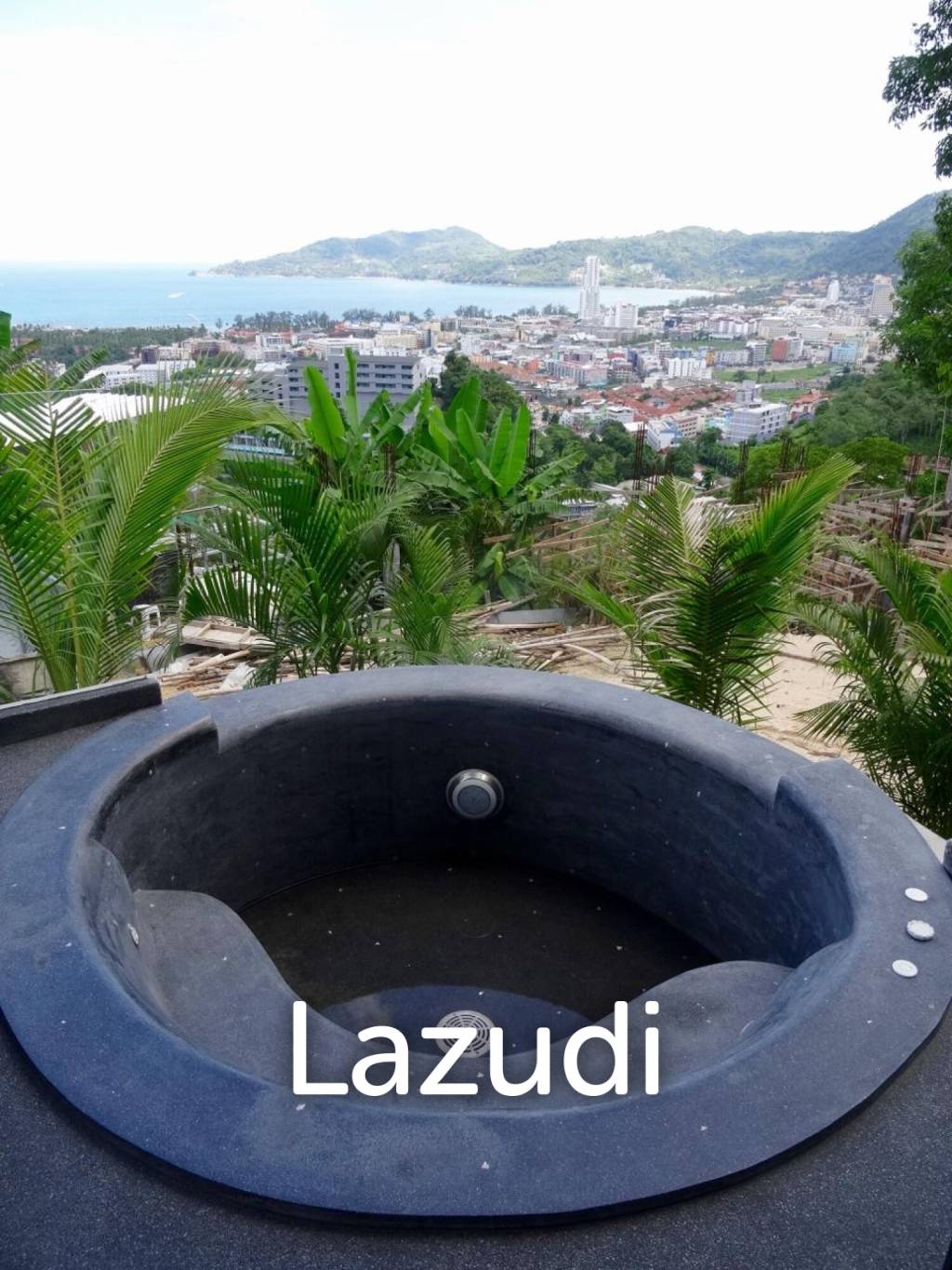 Cottage-Style Hillside Residence for Sale Overlooking Naka Bay
