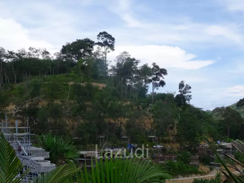 Cottage-Style Hillside Residence for Sale Overlooking Naka Bay