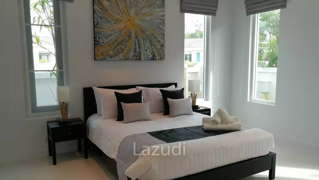 Woodlands Residence : Modern Pool Villa 3 Bed, Solar Panel