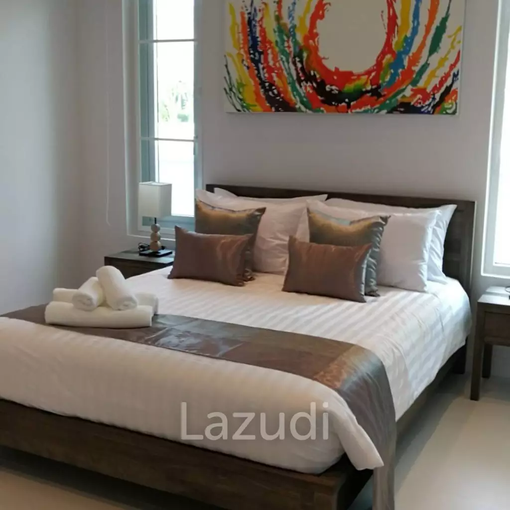 Woodlands Residence : Modern Pool Villa 3 Bed, Solar Panel