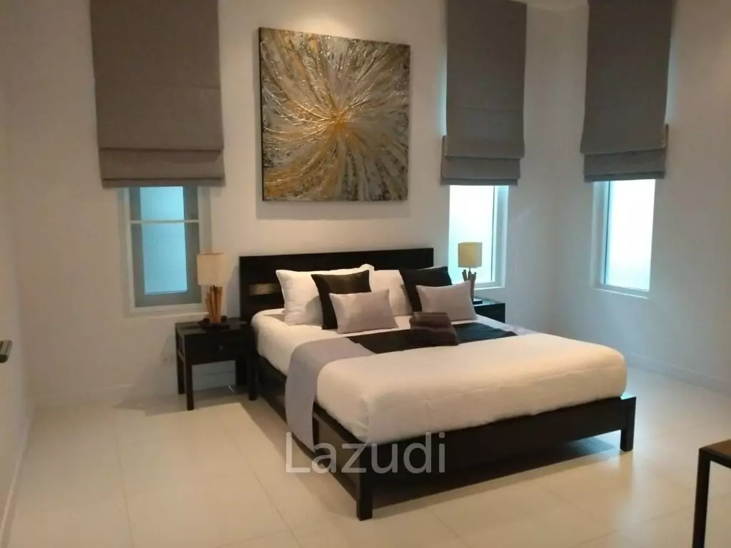 Woodlands Residence : Modern Pool Villa 3 Bed, Solar Panel