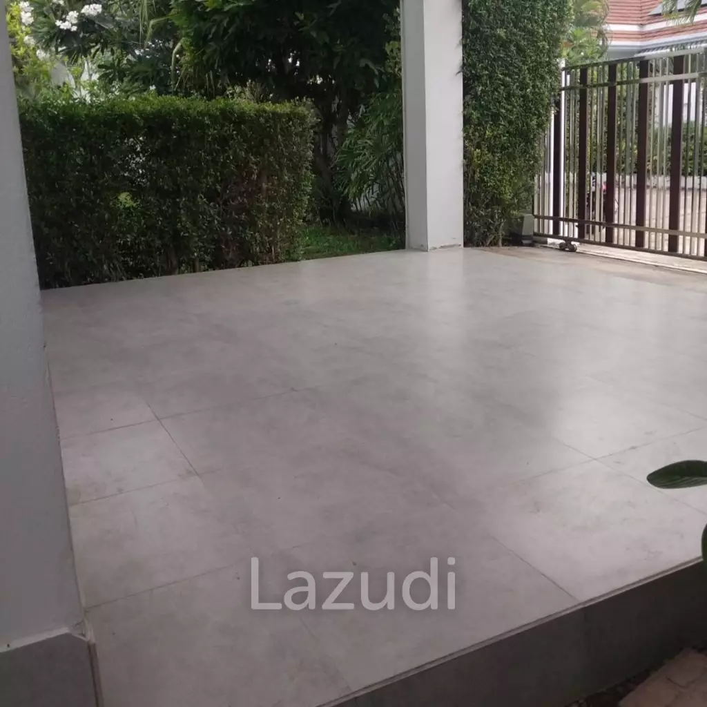 Woodlands Residence : Modern Pool Villa 3 Bed, Solar Panel