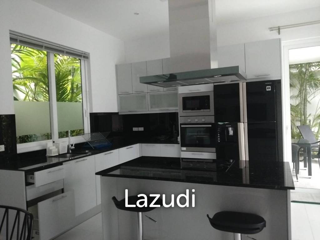 Woodlands Residence : Modern Pool Villa 3 Bed, Solar Panel