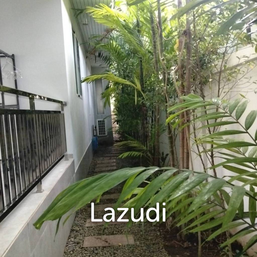 Woodlands Residence : Modern Pool Villa 3 Bed, Solar Panel