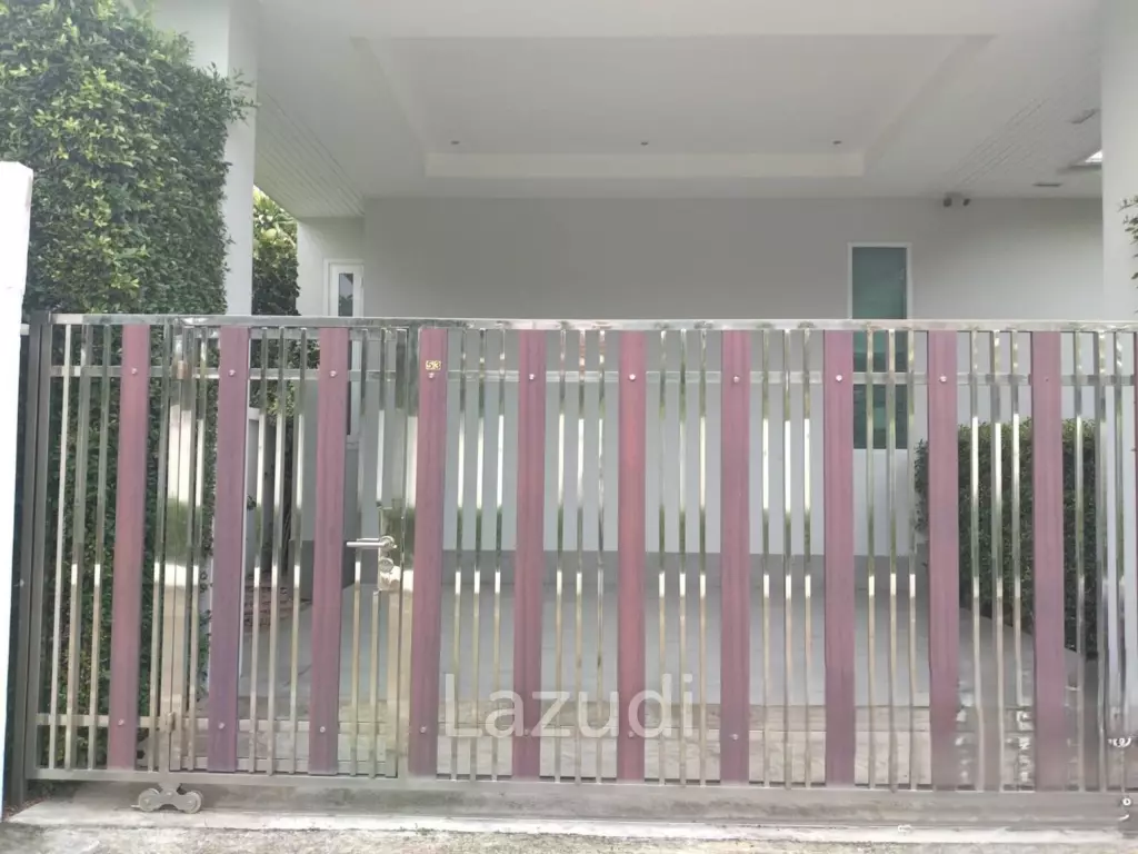 Woodlands Residence : Modern Pool Villa 3 Bed, Solar Panel