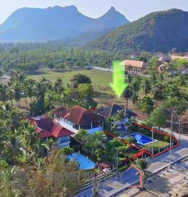 BEACHFRONT 2 STOREY IN SAM ROI YOD  : 4 bed privacy and natural villa