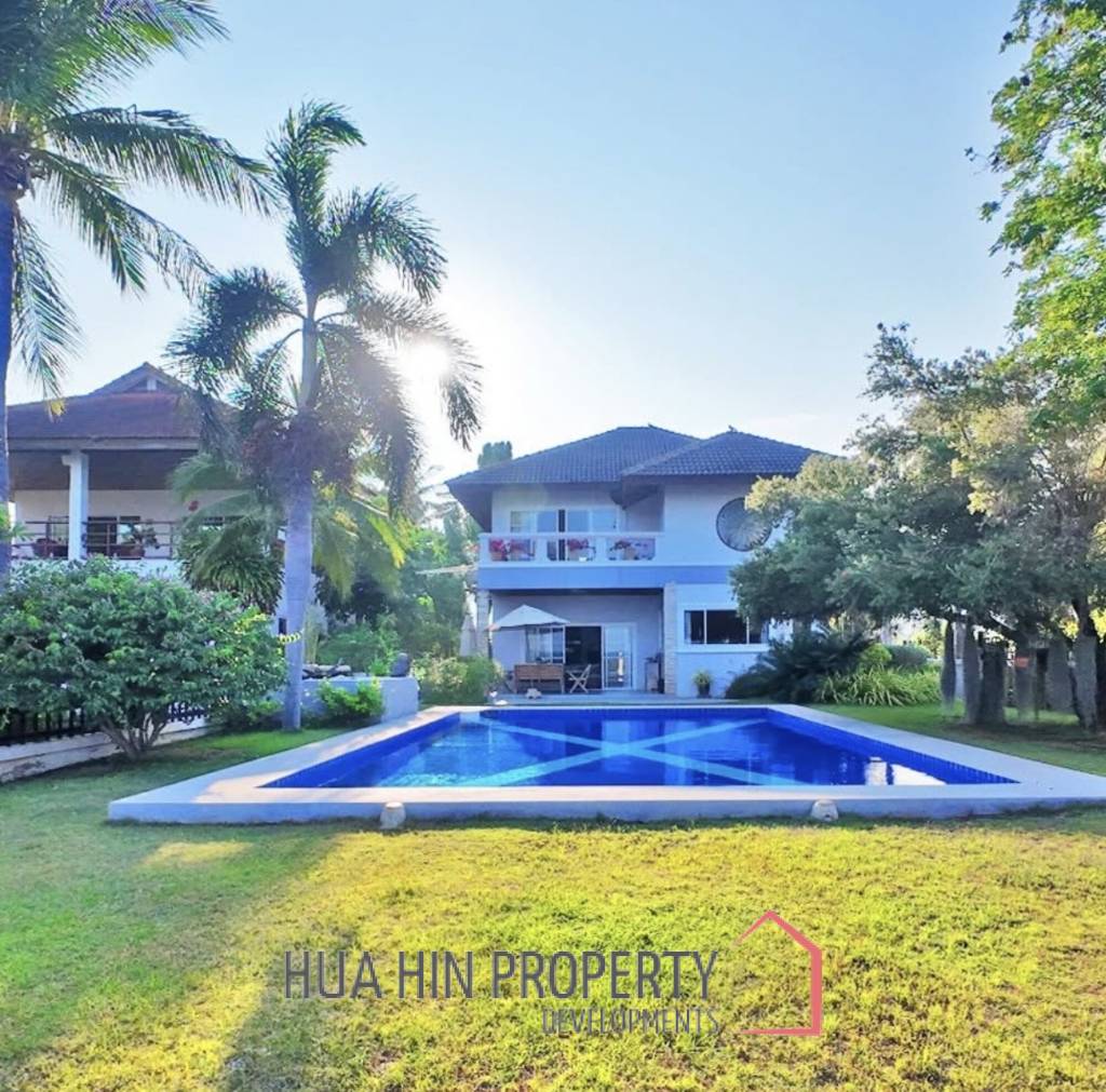 BEACHFRONT 2 STOREY IN SAM ROI YOD  : 4 bed privacy and natural villa