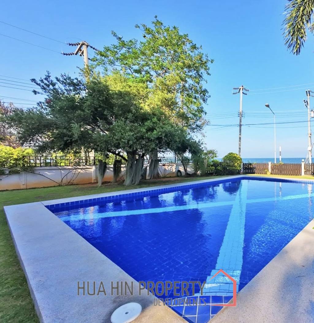 BEACHFRONT 2 STOREY IN SAM ROI YOD  : 4 bed privacy and natural villa