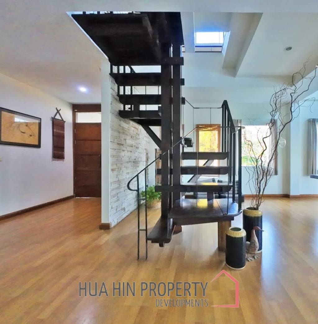 BEACHFRONT 2 STOREY IN SAM ROI YOD  : 4 bed privacy and natural villa