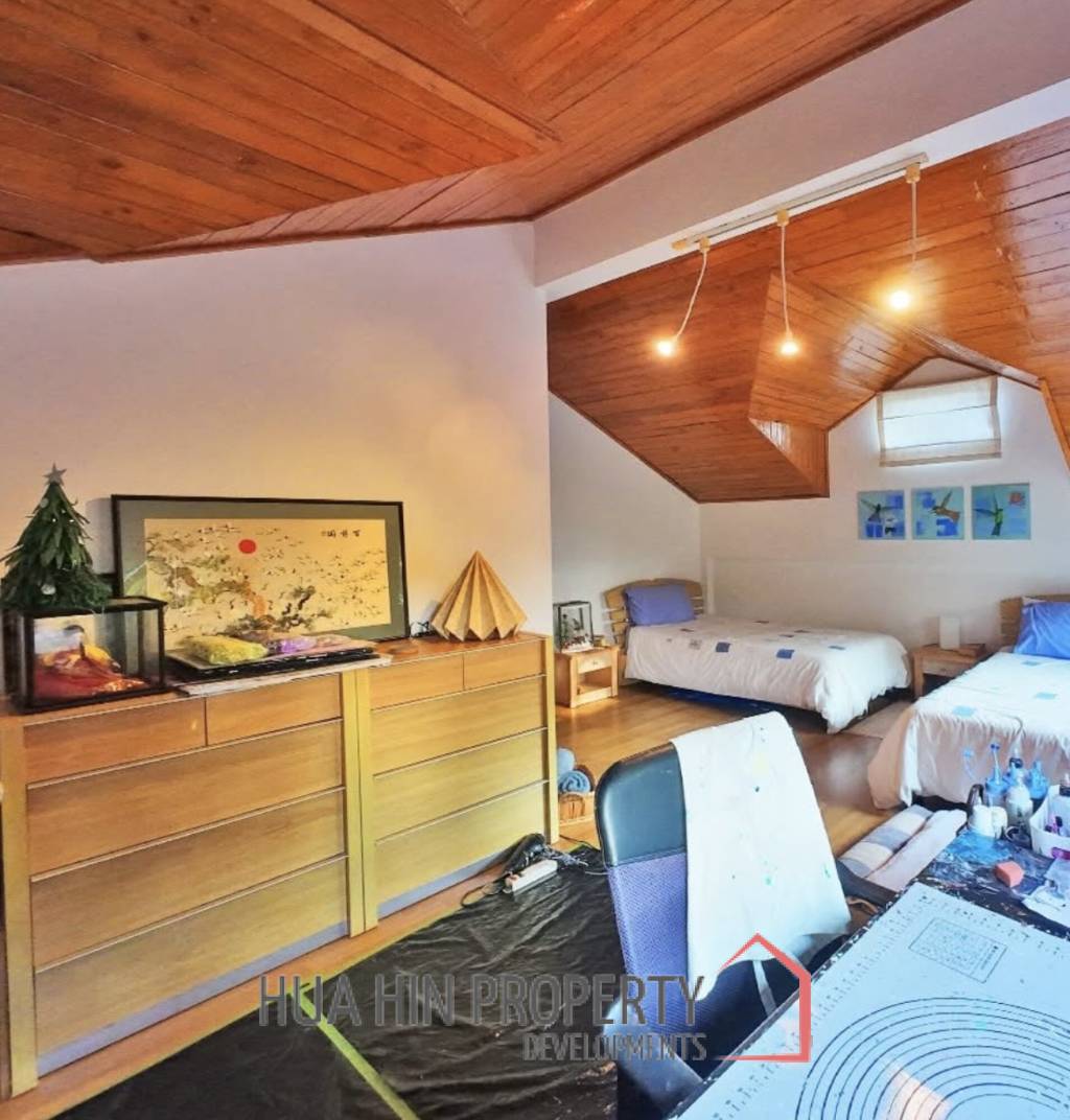 BEACHFRONT 2 STOREY IN SAM ROI YOD  : 4 bed privacy and natural villa
