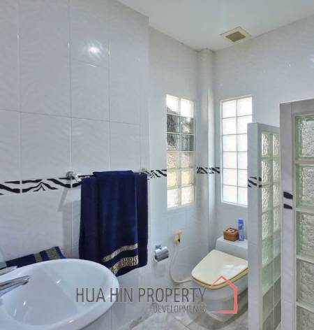 BEACHFRONT 2 STOREY IN SAM ROI YOD  : 4 bed privacy and natural villa