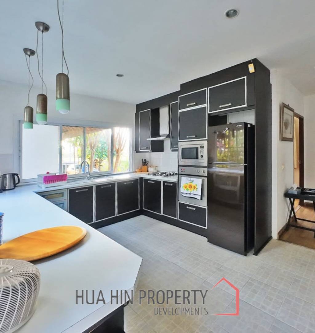 BEACHFRONT 2 STOREY IN SAM ROI YOD  : 4 bed privacy and natural villa