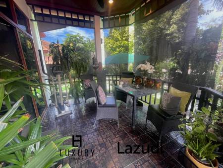 Near the sea / very well-maintained resort / tropical garden