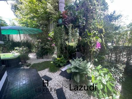 Near the sea / very well-maintained resort / tropical garden