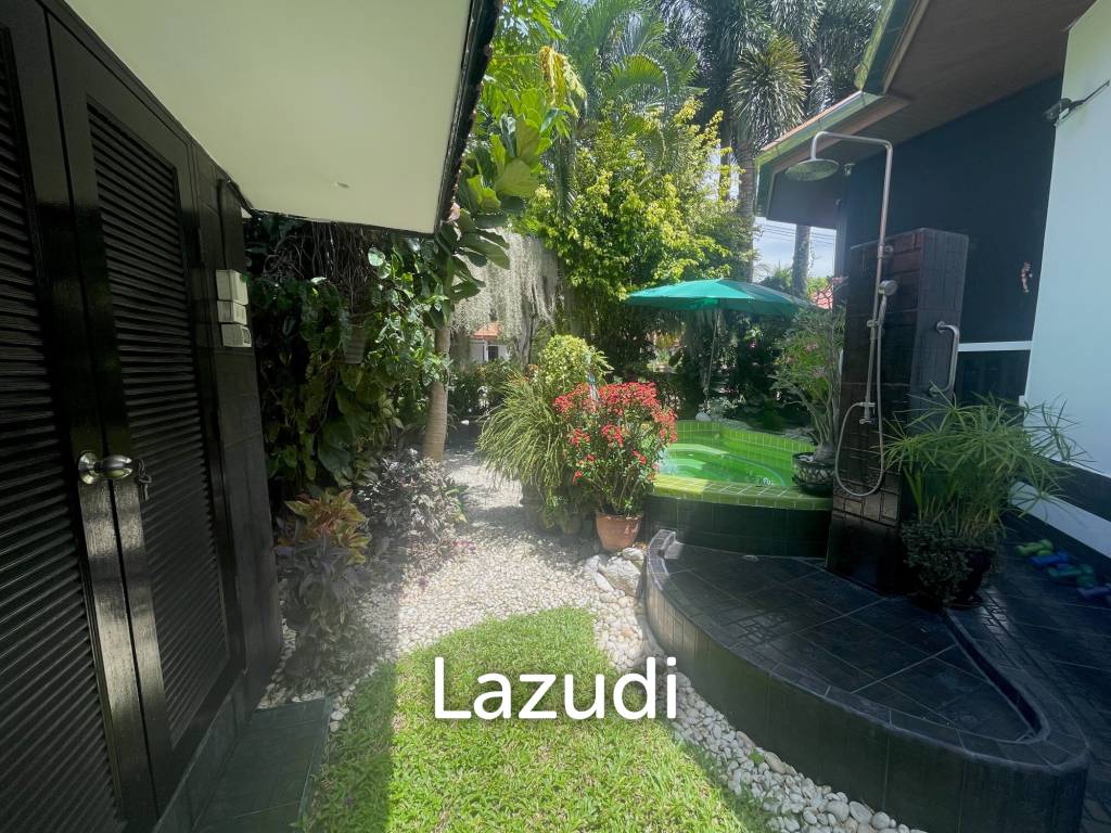 Near the sea / very well-maintained resort / tropical garden