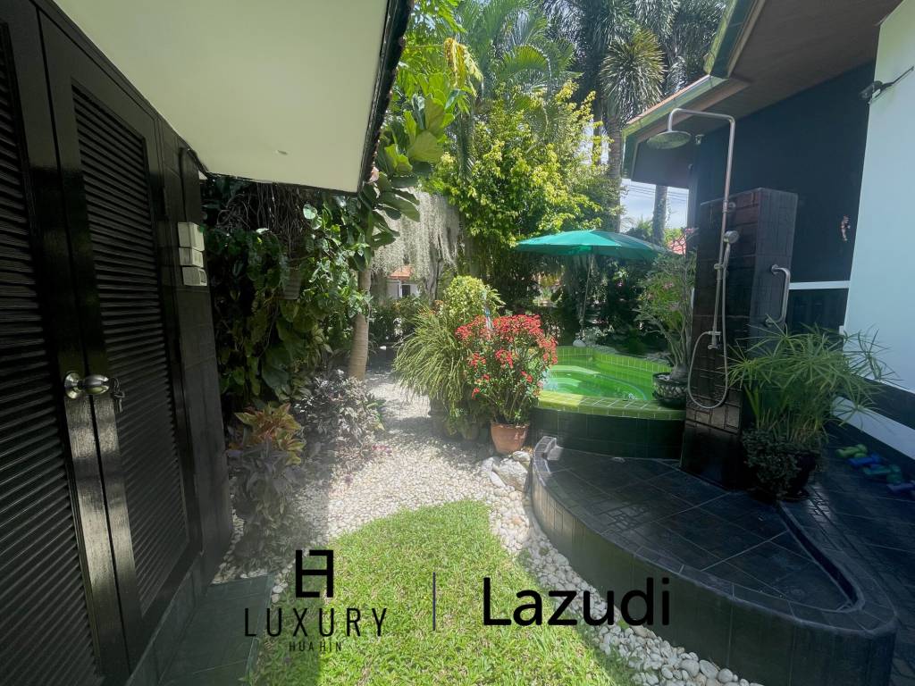 Near the sea / very well-maintained resort / tropical garden