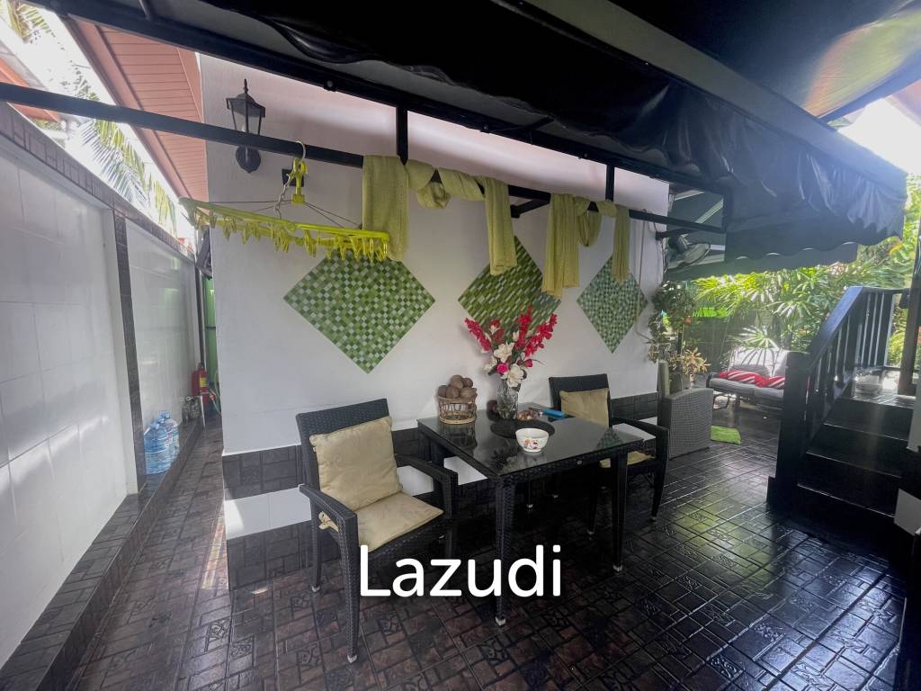 Near the sea / very well-maintained resort / tropical garden
