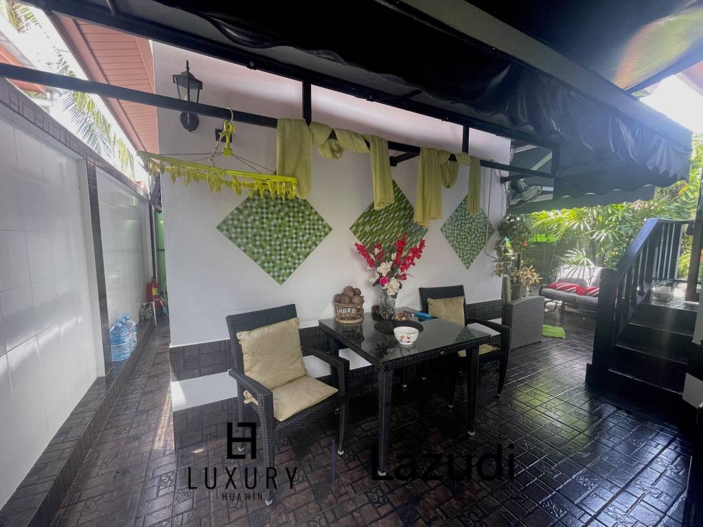 Near the sea / very well-maintained resort / tropical garden